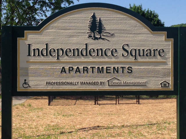 Independence Square Apartments sign